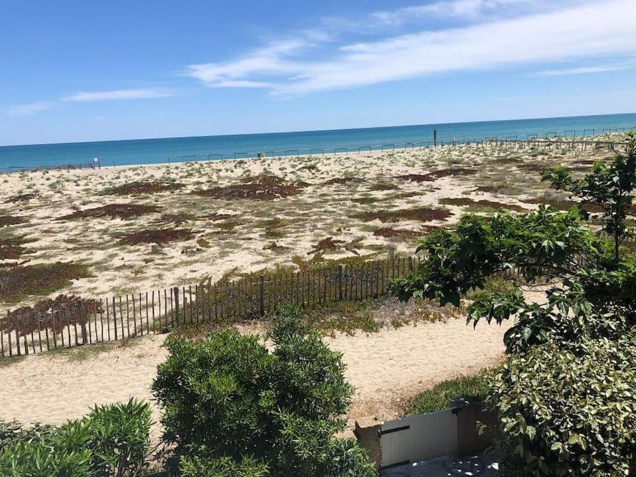 Villa Face A La Mer Sur Le Sable 8 Clim A L'Etage Le Barcares Bagian luar foto